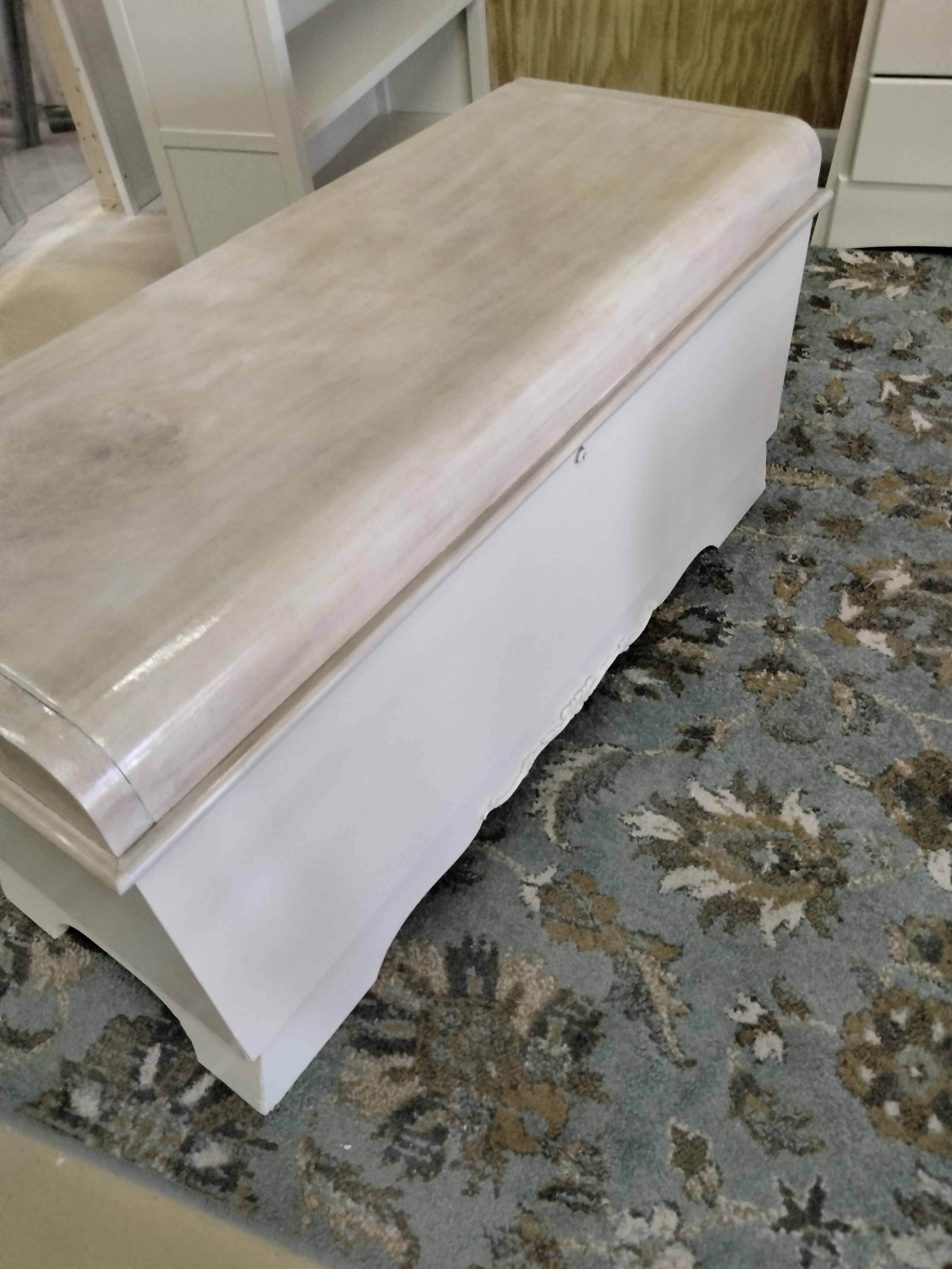 reclaimed-trunkqly8f