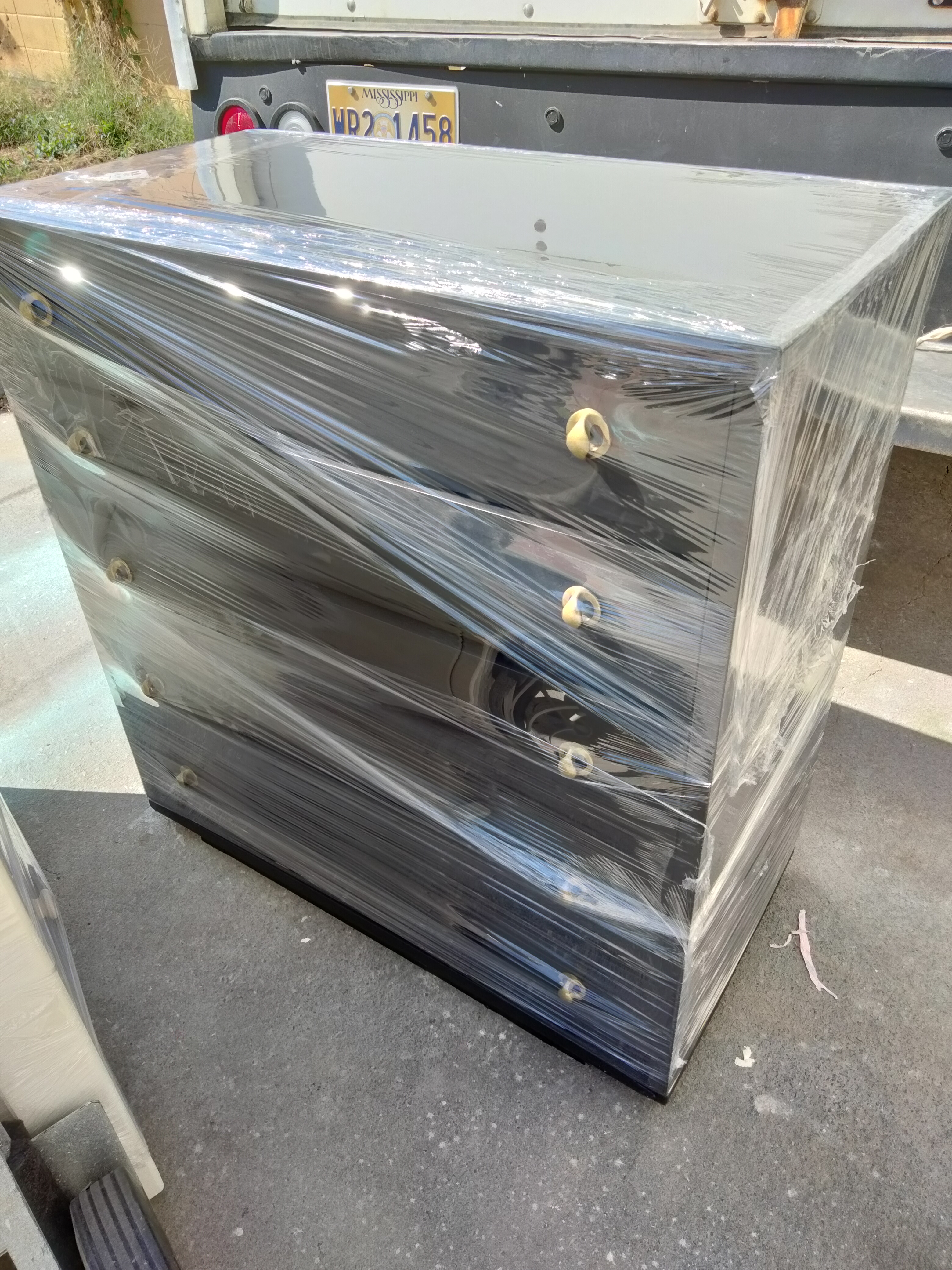 black-chest-of-drawersDQYJy