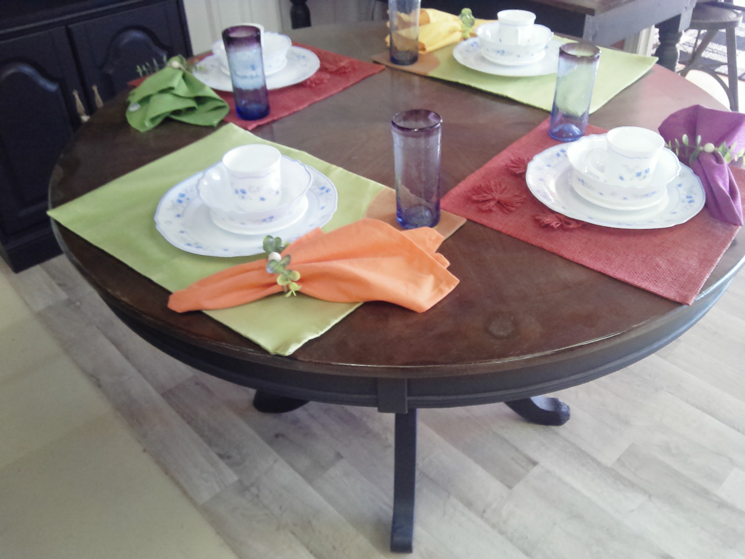 farmhouse-breakfast-tableqOvgD